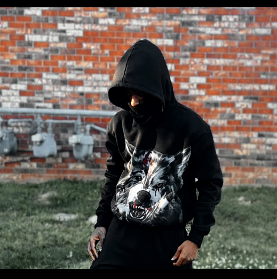 WAR WOLF HOODIE (Black)