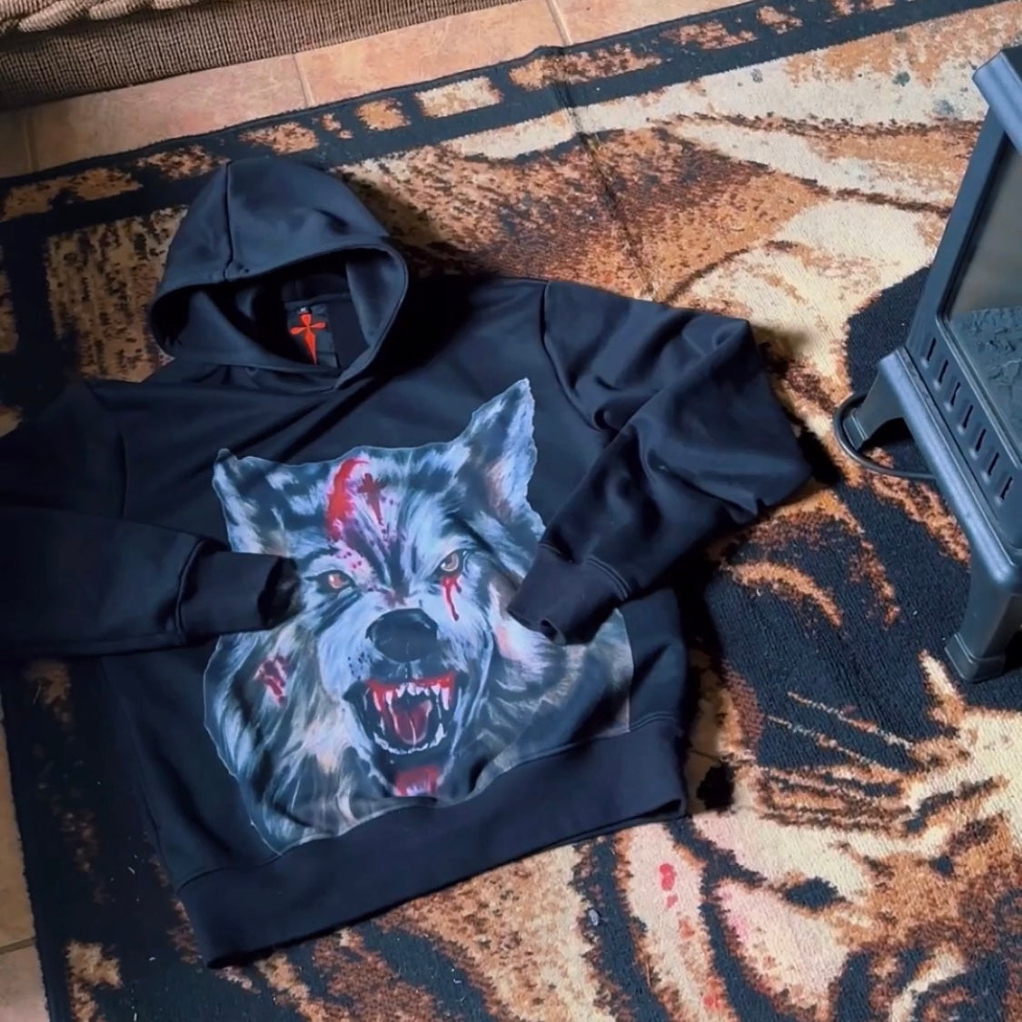 WAR WOLF HOODIE (Black)